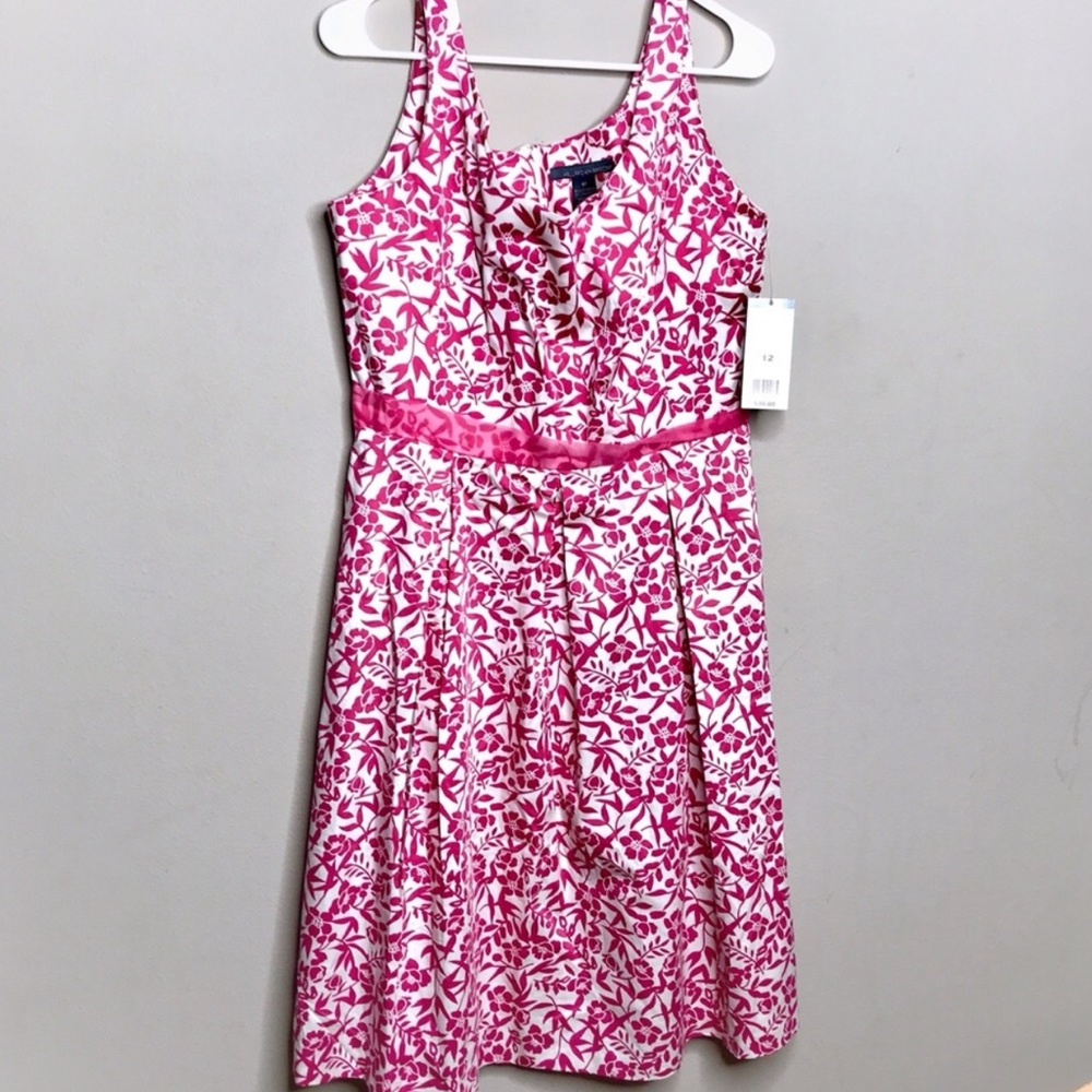 Hillard and Hansen Pink and White Floral Flower Dress
